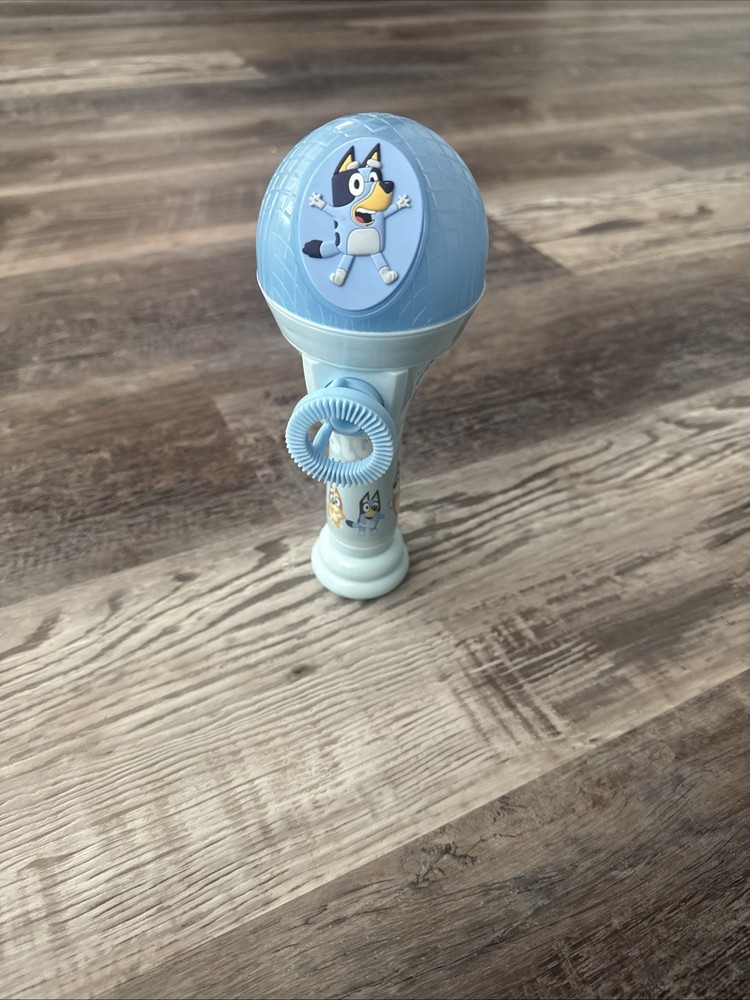 Battery-Powered BLUEY Bubble Wand Machine Great Condition
