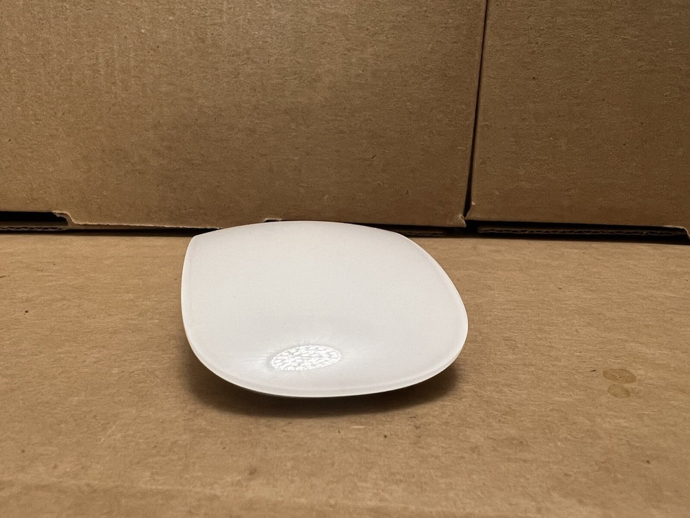 Apple Magic Mouse A1296 White Wireless Bluetooth + Fresh Batteries. Works Great