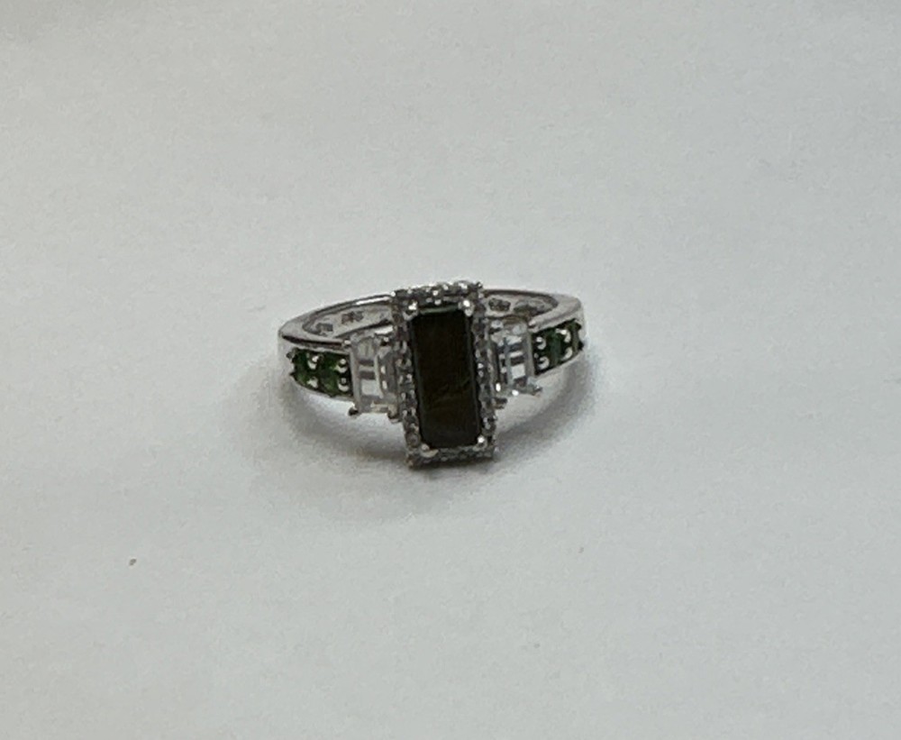 925 Sterling Silver Emerald Stones Ring