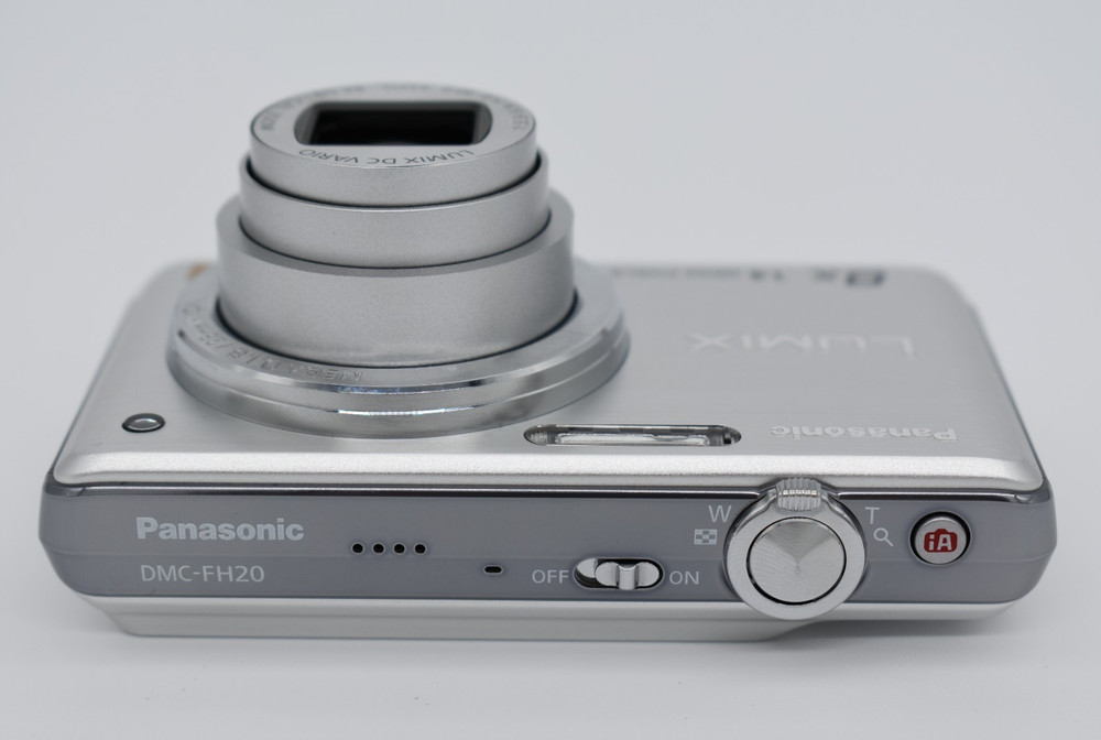 Panasonic LUMIX DMC-FH20 Silver Compact Digital Camera 14.1MP - Bundle Tested