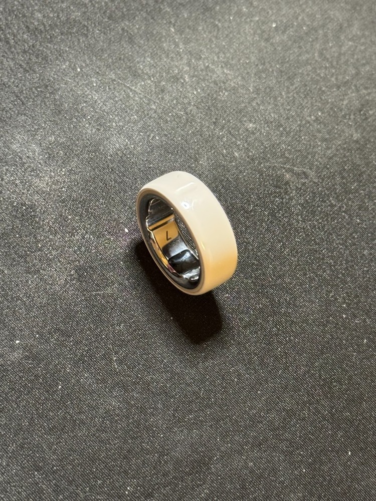 oura ring gen 4 ceramic size 7 Petal