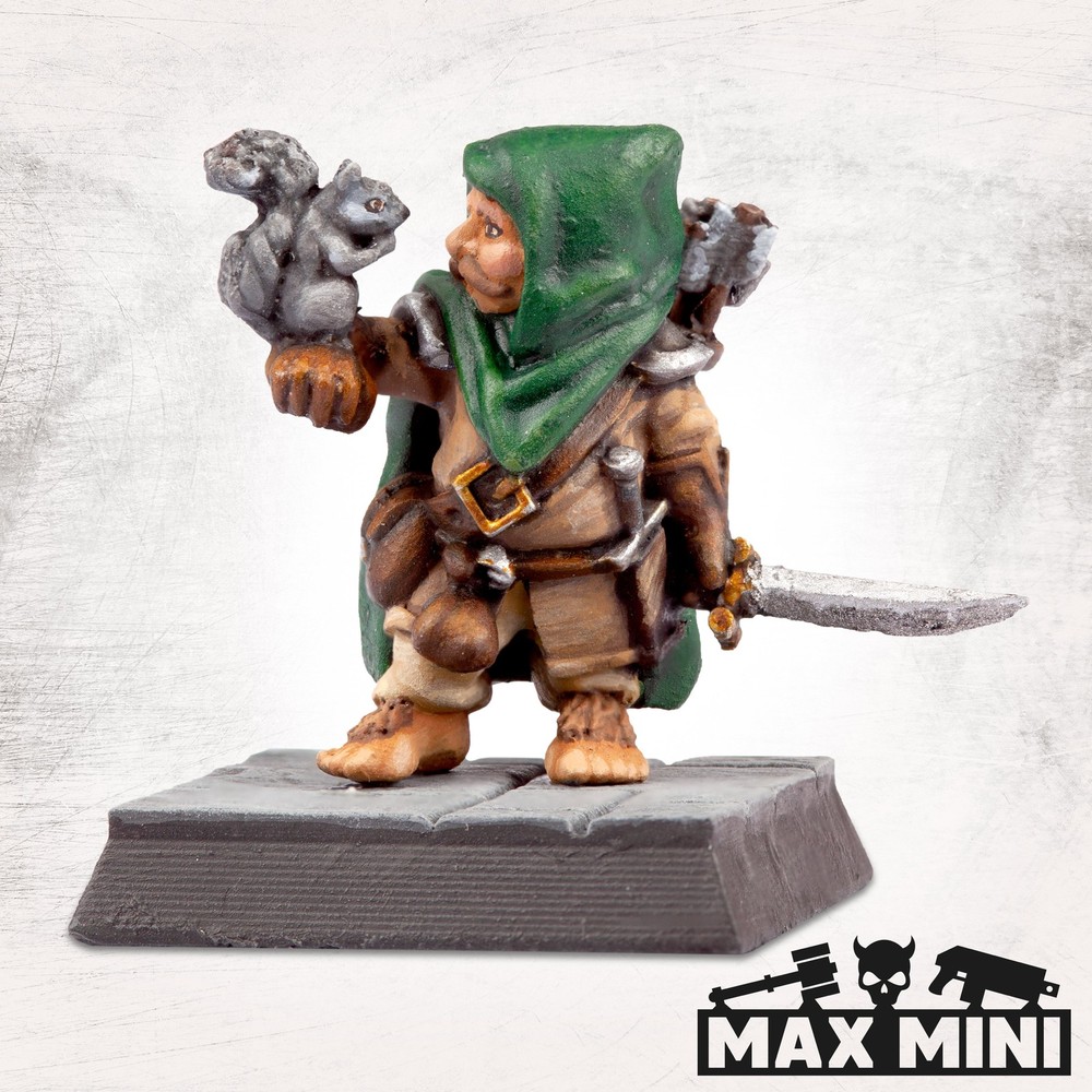 MaxMini BNIB Traditional Halfling Adventurers