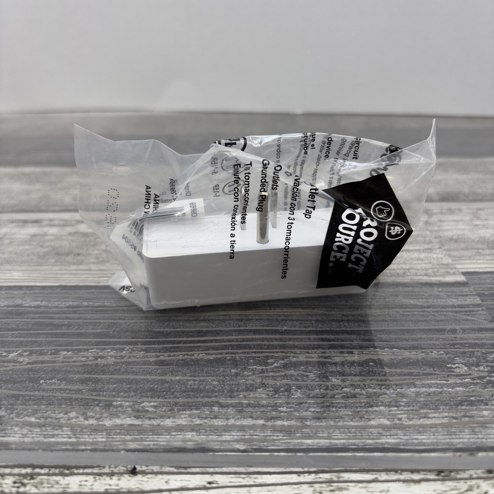 Project Source Adapter 15-Amp 3-wire Single To Triple White Basic {EE}