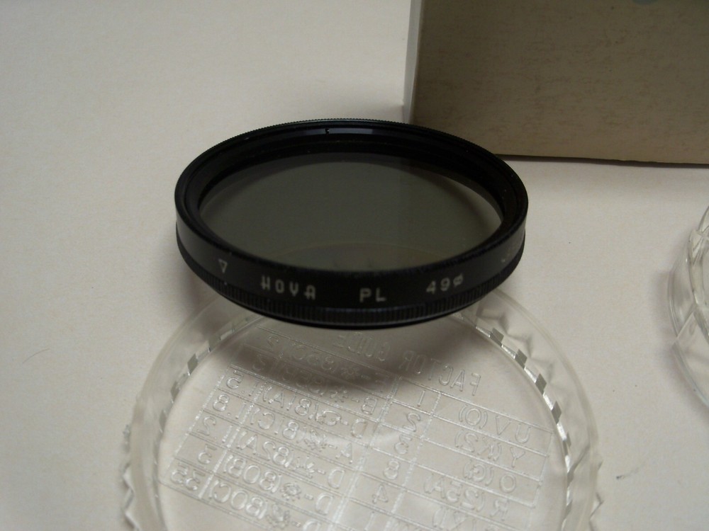 Hoya camera lens 49.0 Polarizing filter