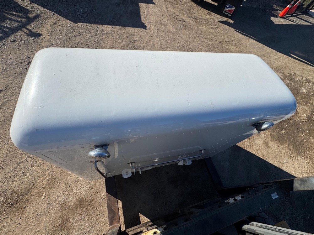 Peterbilt Sleeper 36" Flat top