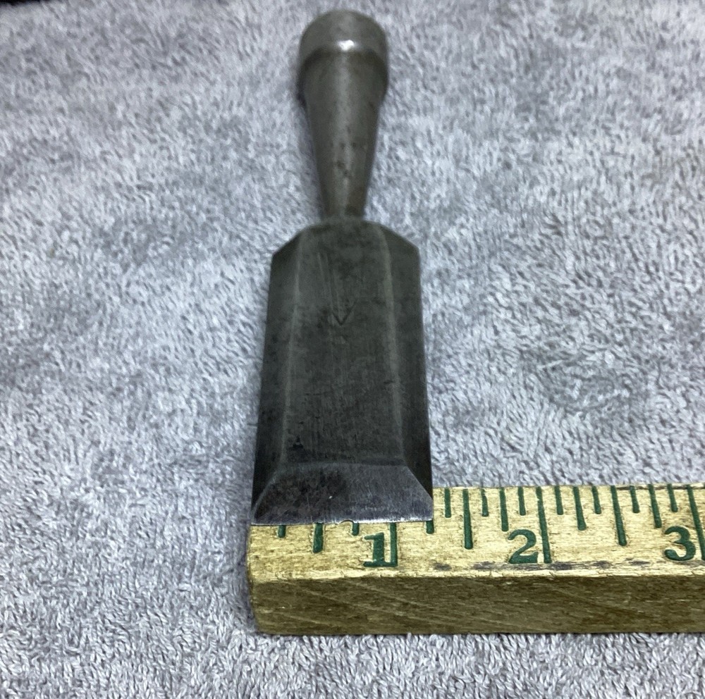VTG. E.C.SIMMONS KEEN KUTTER 1-1/4” BEVELED EDGE SOCKET CHISEL