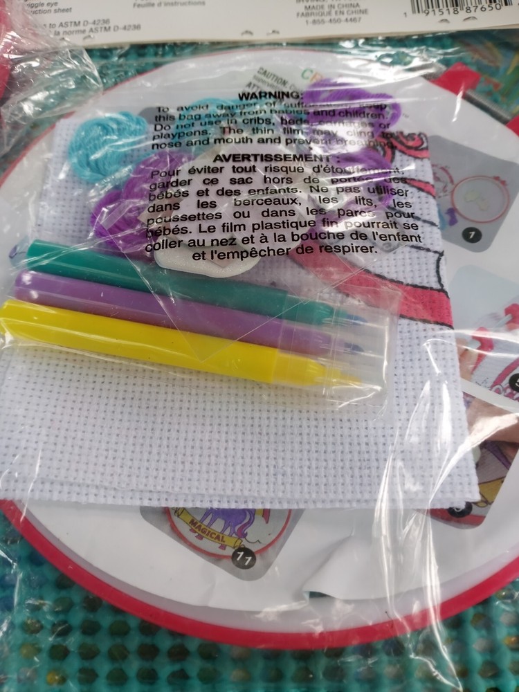 KIDS EMBROIDERY KITS UNICORN & DINOSAUR