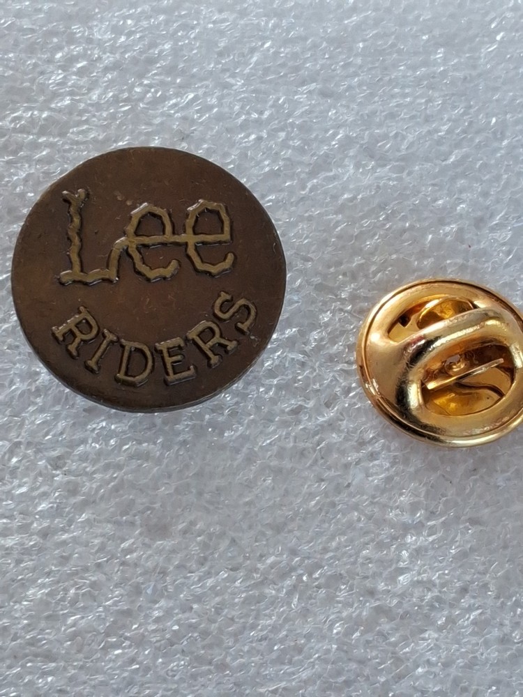 pin's. Mode LEE. RIDERS model 4 p45