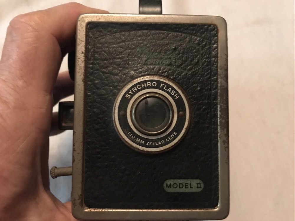 MACY’S ASSOCIATES SYNCHRO FLASH MODEL II VINTAGE CAMERA