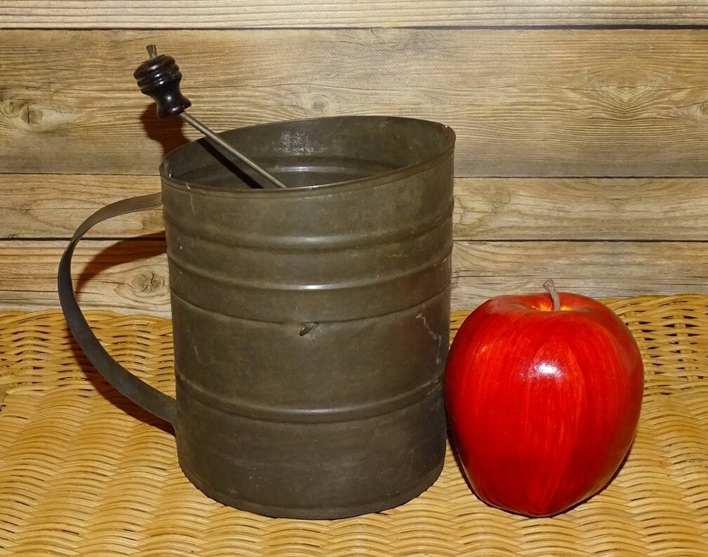 Old Antique Tinware Flour Sifter Top Crank Handle Primitive Kitchenware 5.5x4.75