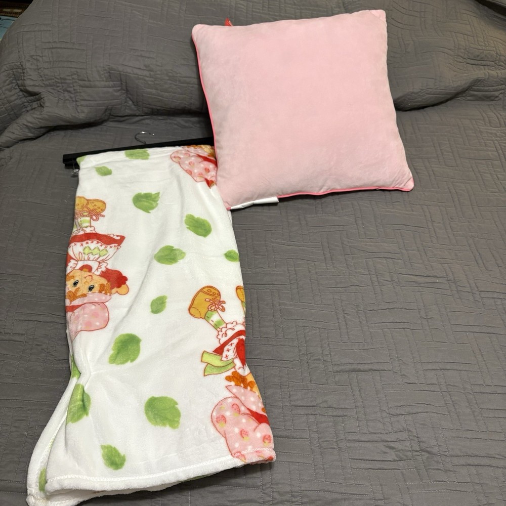 Strawberry Shortcake & Custard Throw Blanket And Pillow Bundle New