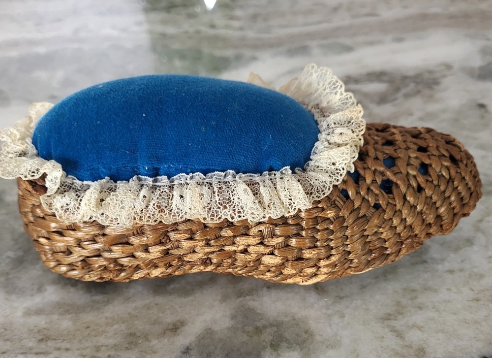 VINTAGE WOVEN WICKER PIN CUSHION.