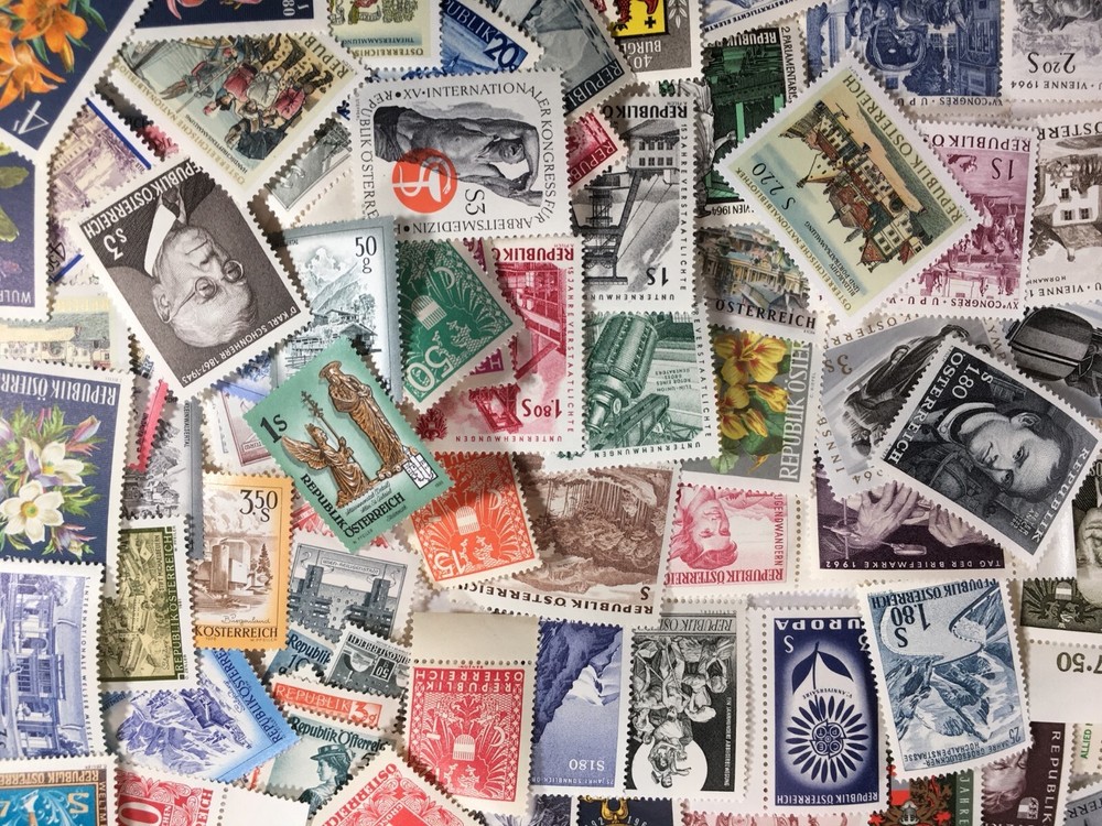 AUSTRIA - 200 STAMPS - ALL DIFFERENT - MINT/NH