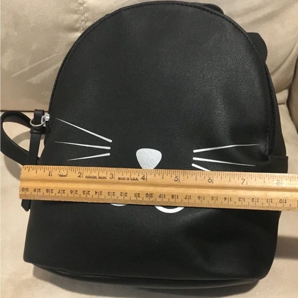 T-Shirt And Jeans Cat Adjustable Straps Backpack Black