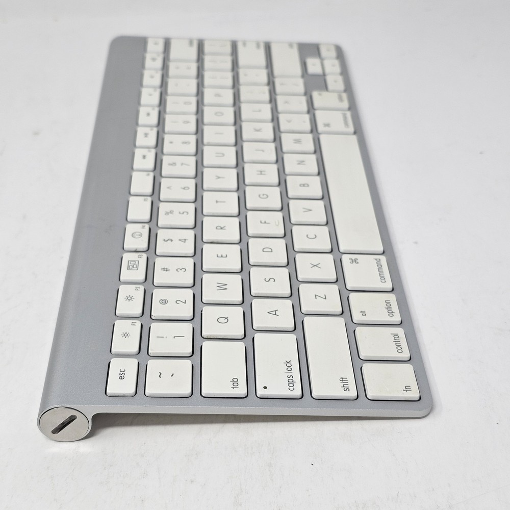 Apple Wireless Keyboard A1314 - Aluminum - Mac - Silver
