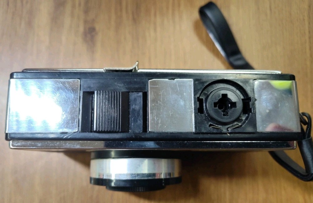 Zeiss Ikon Ikomatic Camera CF Leather Zip Untested Germany VINTAGE