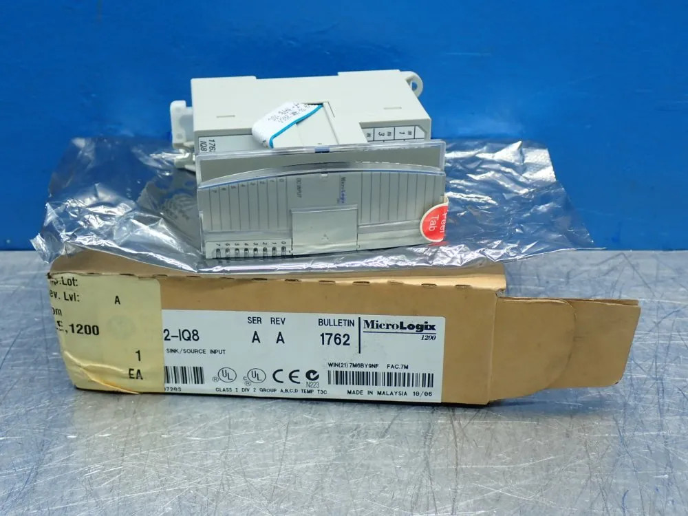 ALLEN BRADLEY MICROLOGIX 8-POINT DIGITAL INPUT MODULE 1762-IQ8