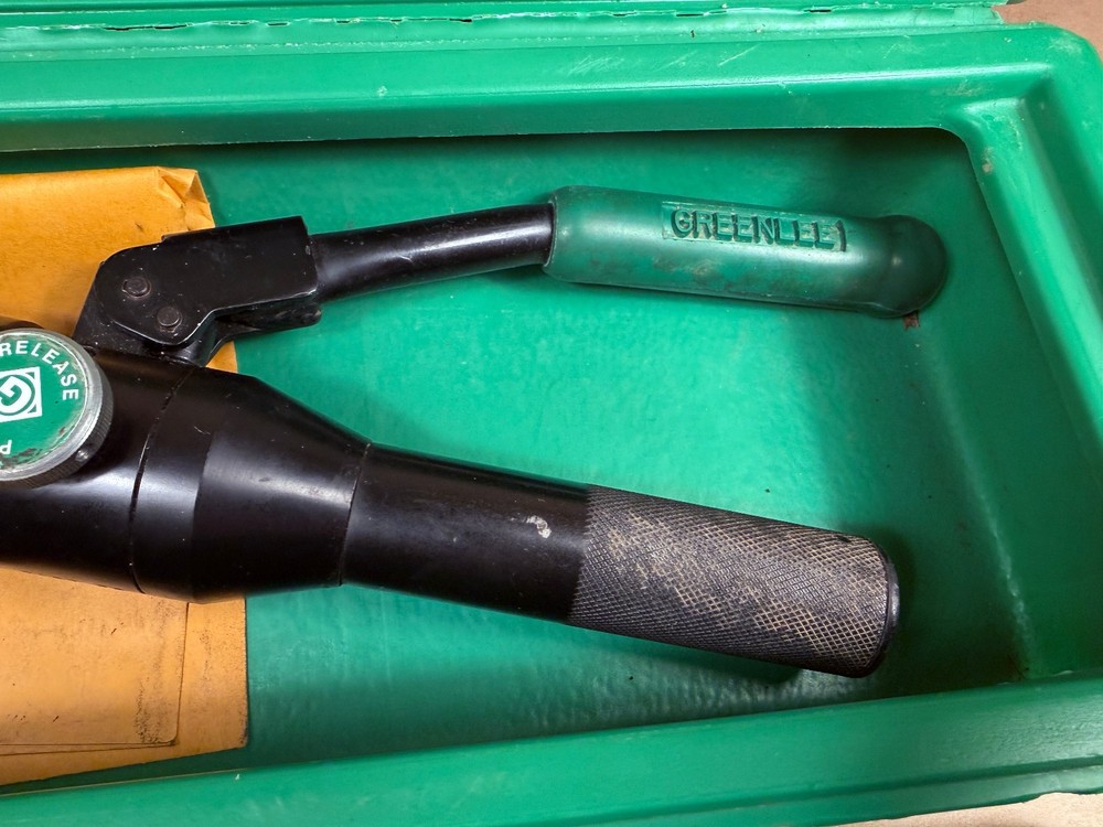 NICE - Greenlee 7806SB Quick Draw Punch Driver Kit 1/2"-2" - Tested