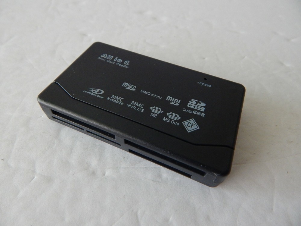 Universal USB 2.0 All-In-One Compact Flash Memory Card Reader - Black New