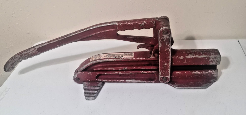 Vtg Akron Fire Hose Compressor Clamp Fireman Fighting Old Squeeze Shut Off Tool