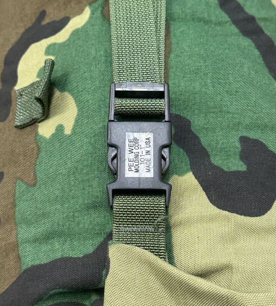 ( 1 ) NOS Woodland Compression Stuff Sack, US Military, V-42