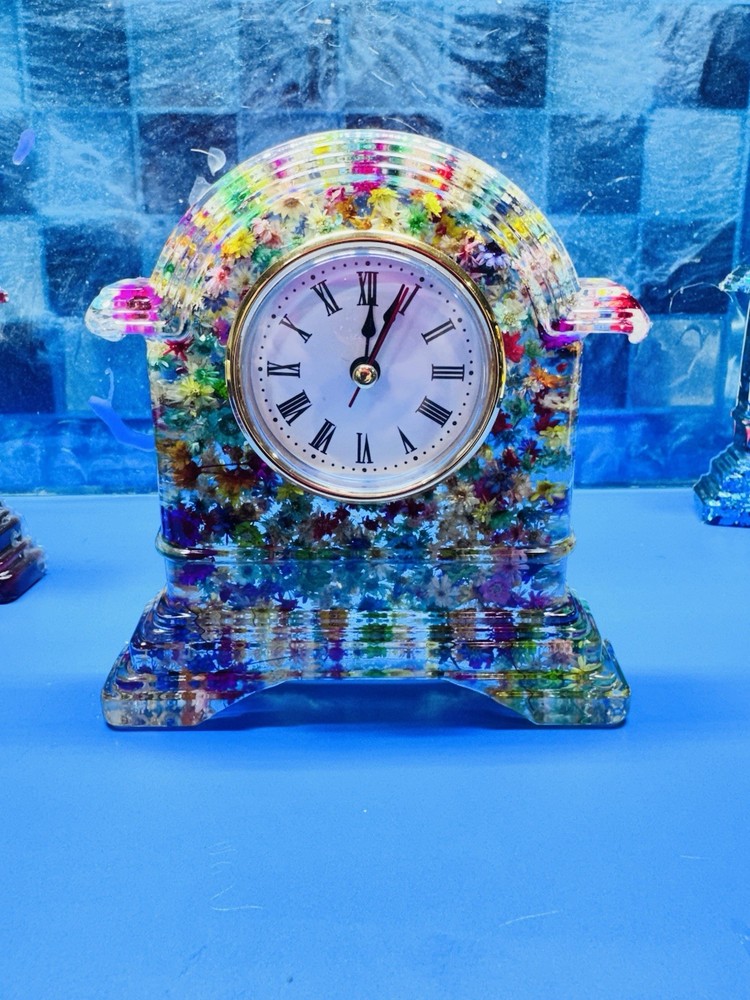 Resin And Flower Clock