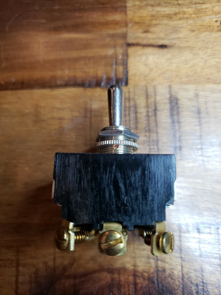 Arrow Hart Crouse Hinds toggle switch 82514