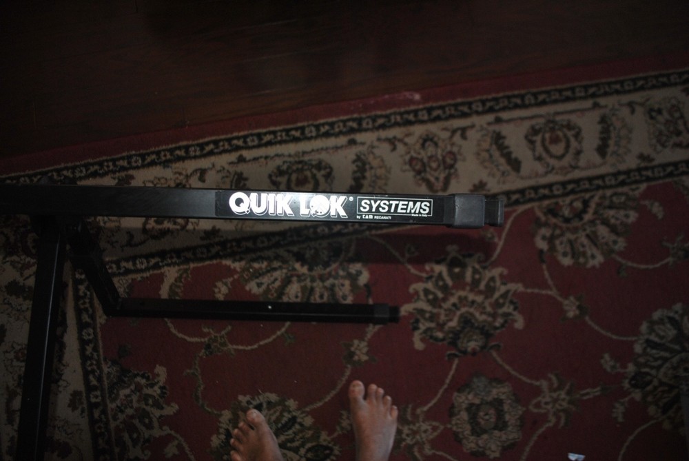 quicklok stand