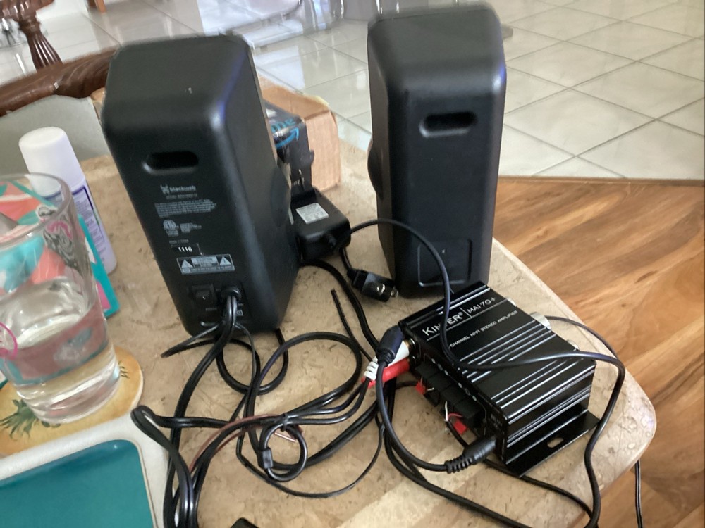 Black web Speakers And Kinter 2 Channel Amplifier