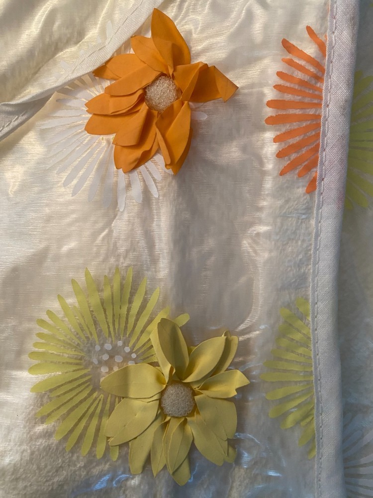 Vintage Make Up Cape - Shasta Daisy