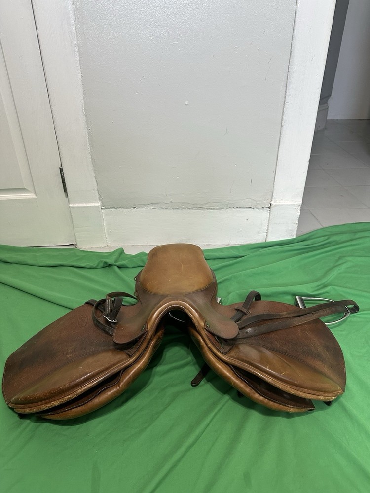 Beval Junior Saddle Size 15, Made in England, LTD2