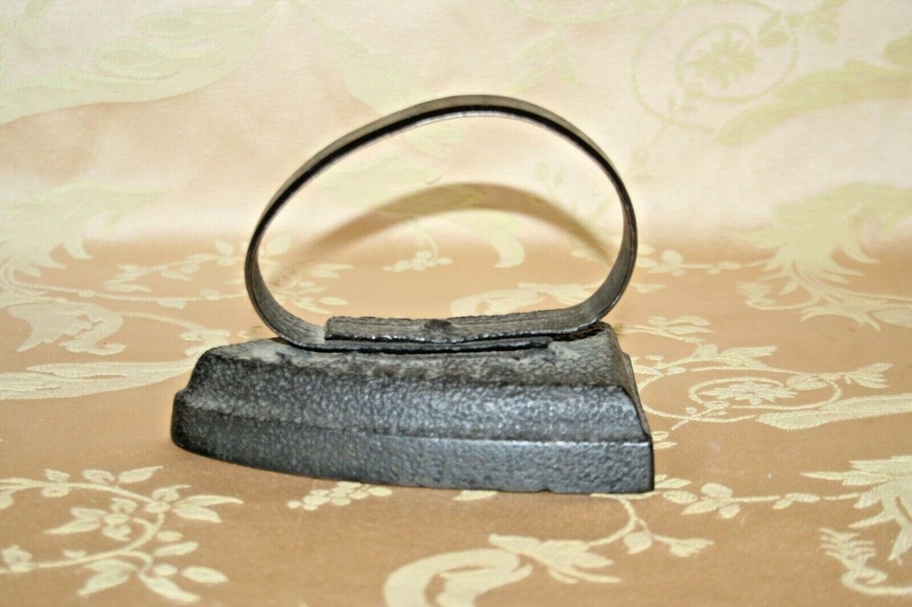 Antique Cast Iron 6" Long Primitive Sad Iron w/ Handle c. 1900