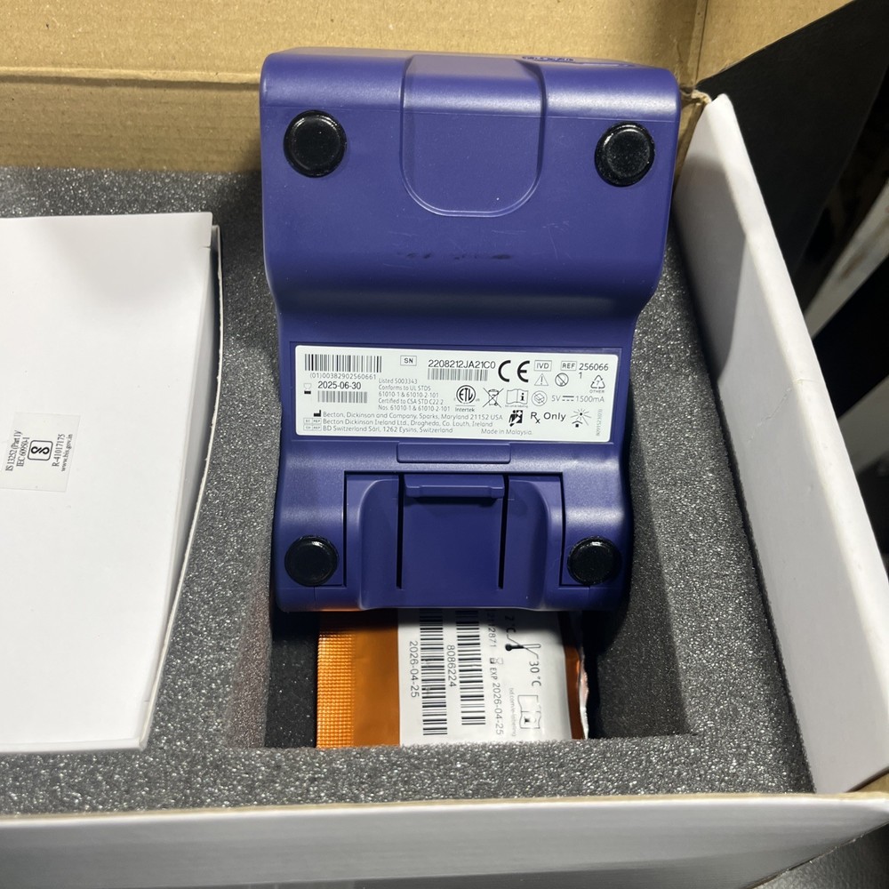 BD Plus Analyzer 256066