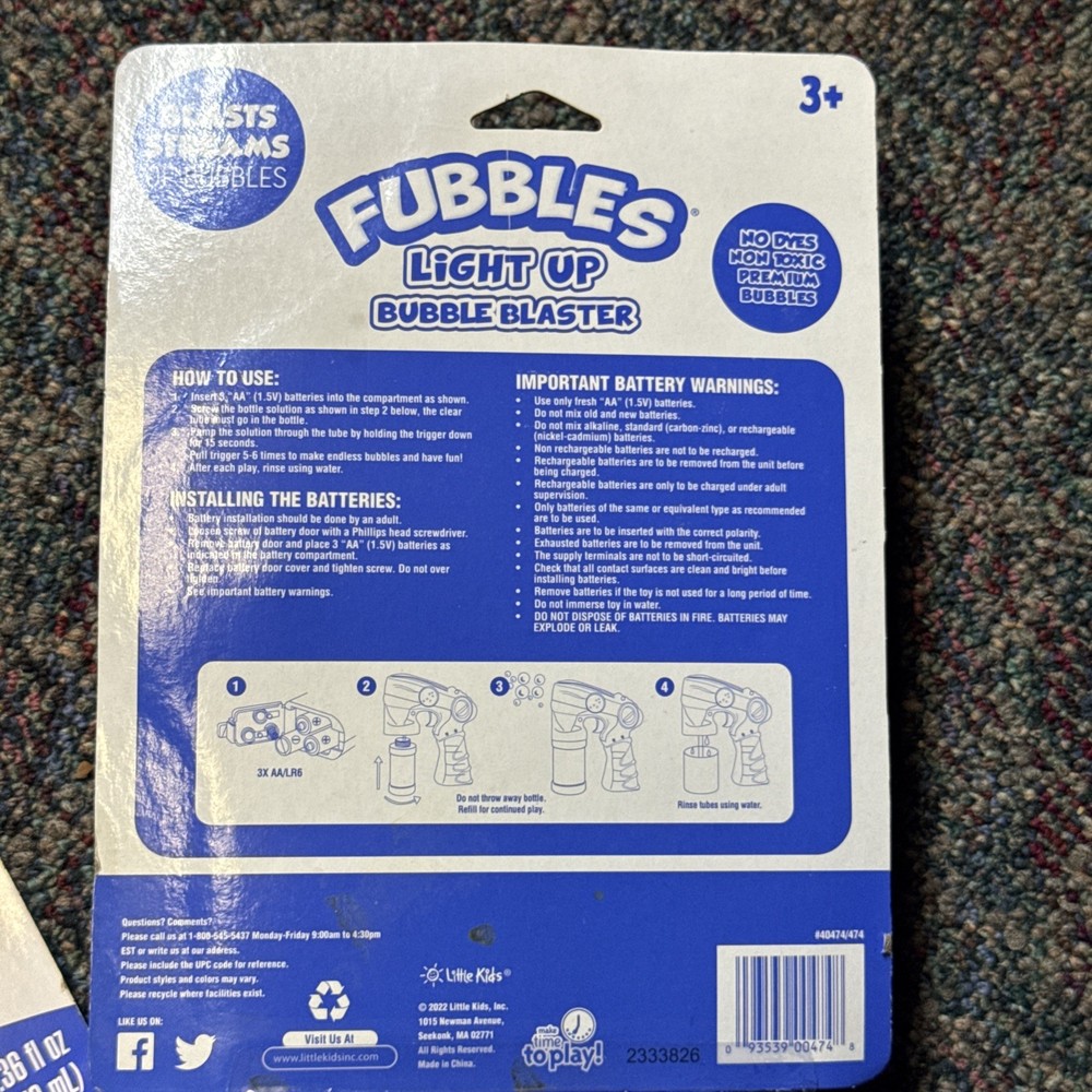 Fubbles Light Up Bubble Blaster multi color Ages 3+ NEW summer fun. W/ solution