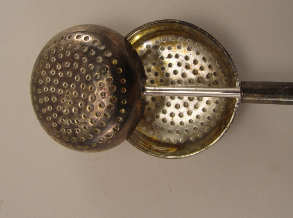 Vintage Tea Infuser Tea Leaf Spoon Strainer Spring-Loaded Silver Plated