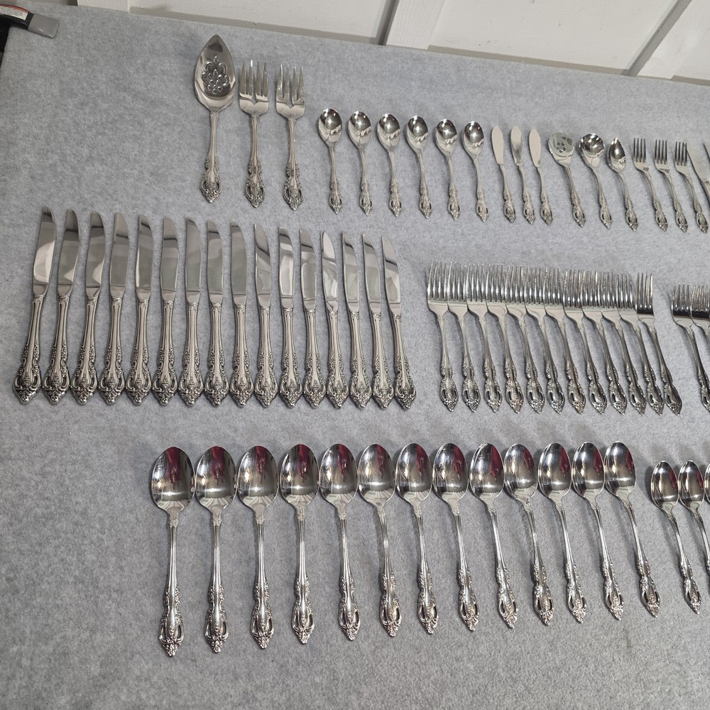 88 Pc ONEIDA Community BRAHMS Stainless Steel FLATWARE Set Serves For 12 Extras