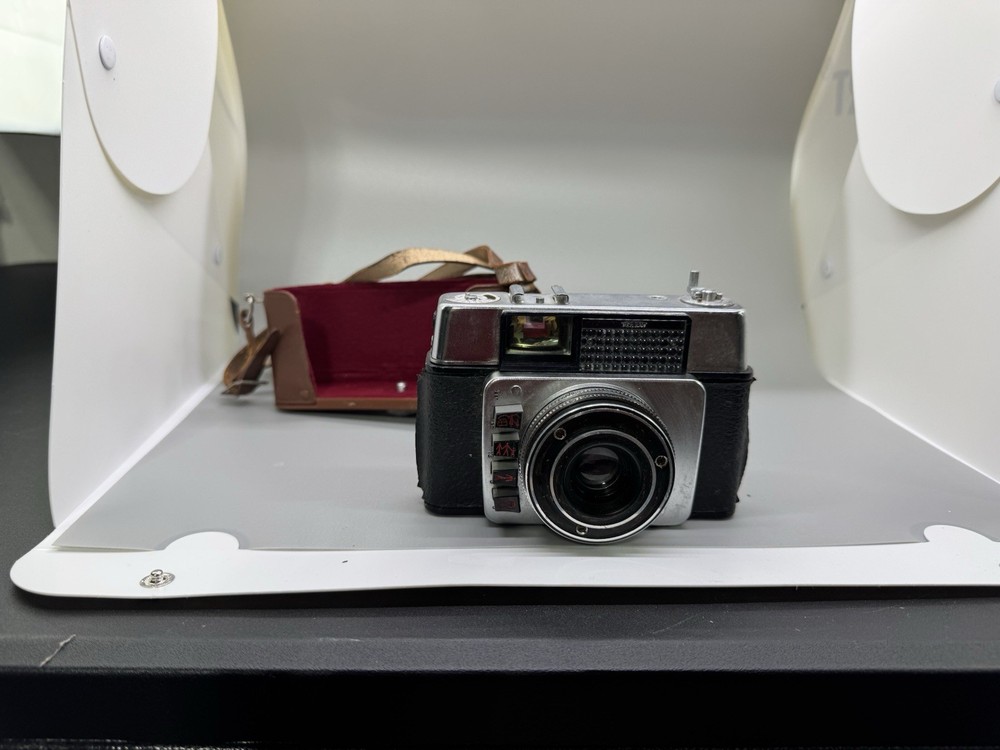 Vintage Bertram Camera with case untested