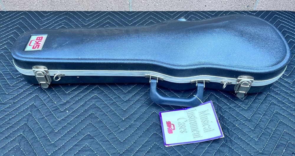 SKB212 1/2 Violin Case