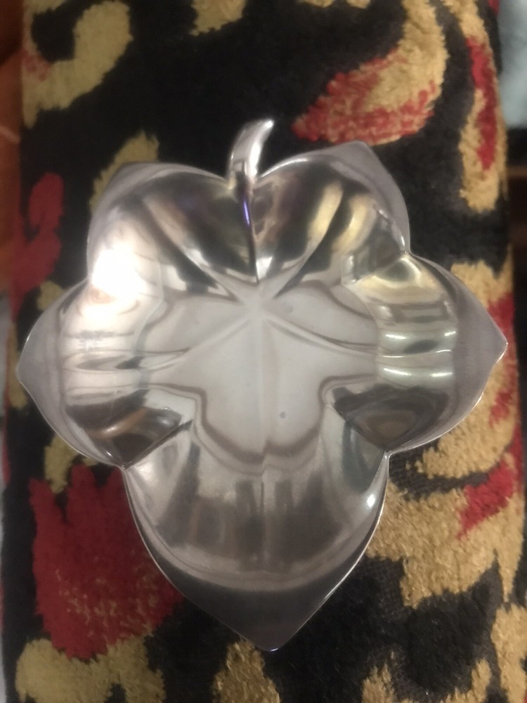 Tiffany & Co. Sterling Makers “22475 L” Maple/Grape Leaf Shape Nut Dish