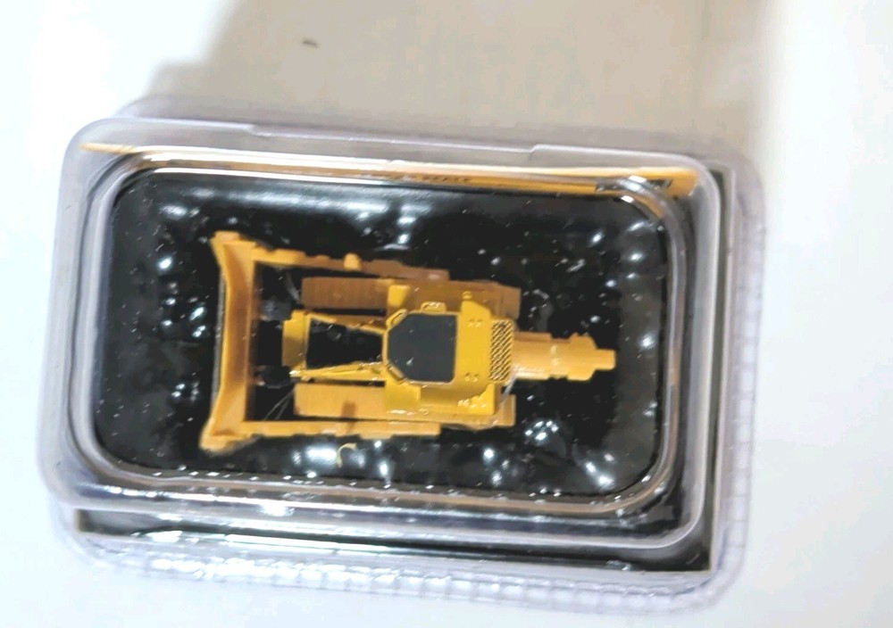 Diecast Masters Cat MICRO D8T TRACK-TYPE TRACTOR Micro Constructors Series 85978