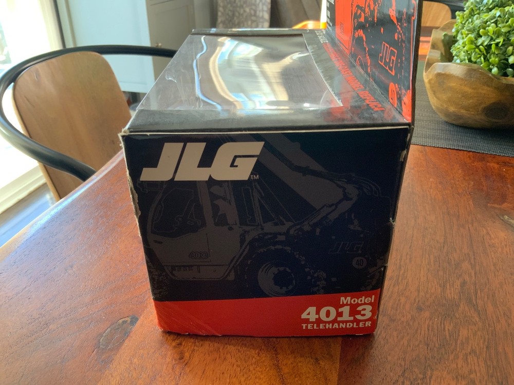 JLG 4013 MODEL 1:32