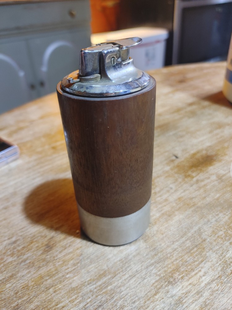Vintage Ronson Varaflame Norseman Table Lighter