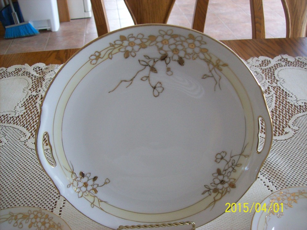 Nippon Cake Plate Double Handled & 6 Serving Plates Vintage Gold Floral Pattern