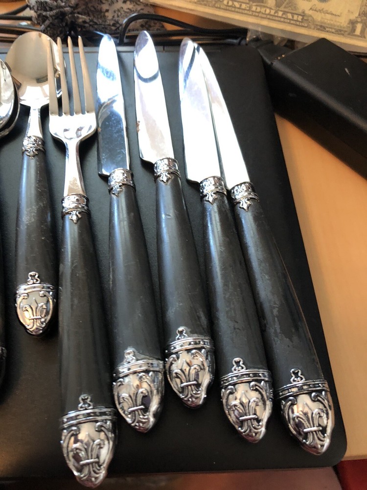 Misc. Flatware W/Plastic Handles- 5 Servings Spoons, 5 Teaspoons, 1 Fork, 4 Kn.