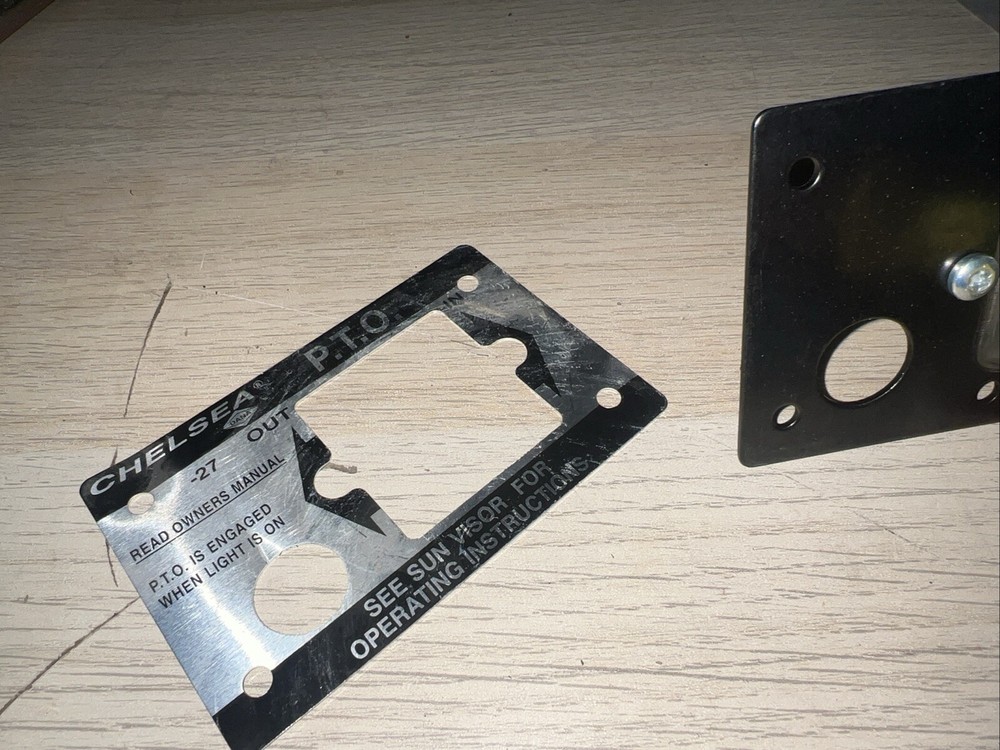 Freightliner/ Chelsea PTO Dash/Console Switch 3290901X