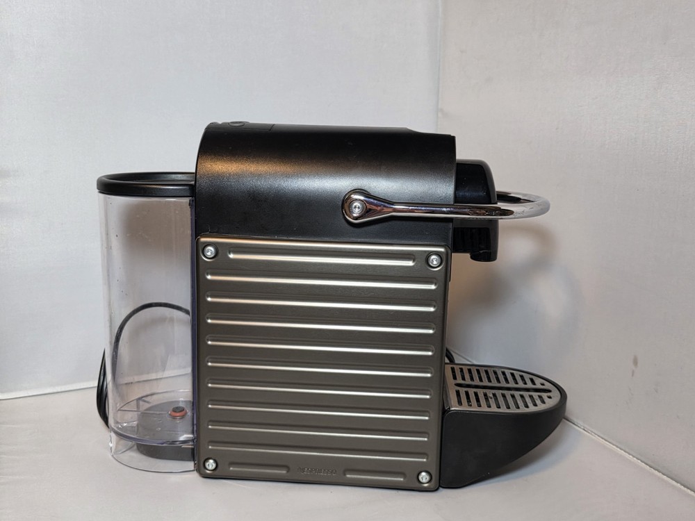 Nespresso Pixie Type C60 Espresso Coffee Pod Machine Maker & Descaling Kit