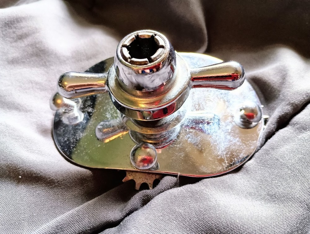 Rogers drums - Rogers script era straight mount (B)