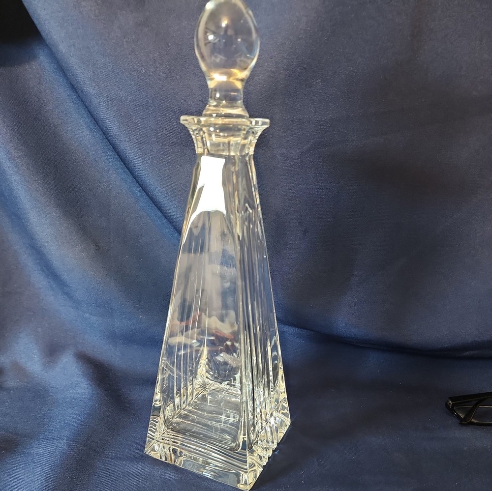 Tiffany & Co. Classic Metropolis Decanter Discontinued 1999 Pattern Code TFCMET