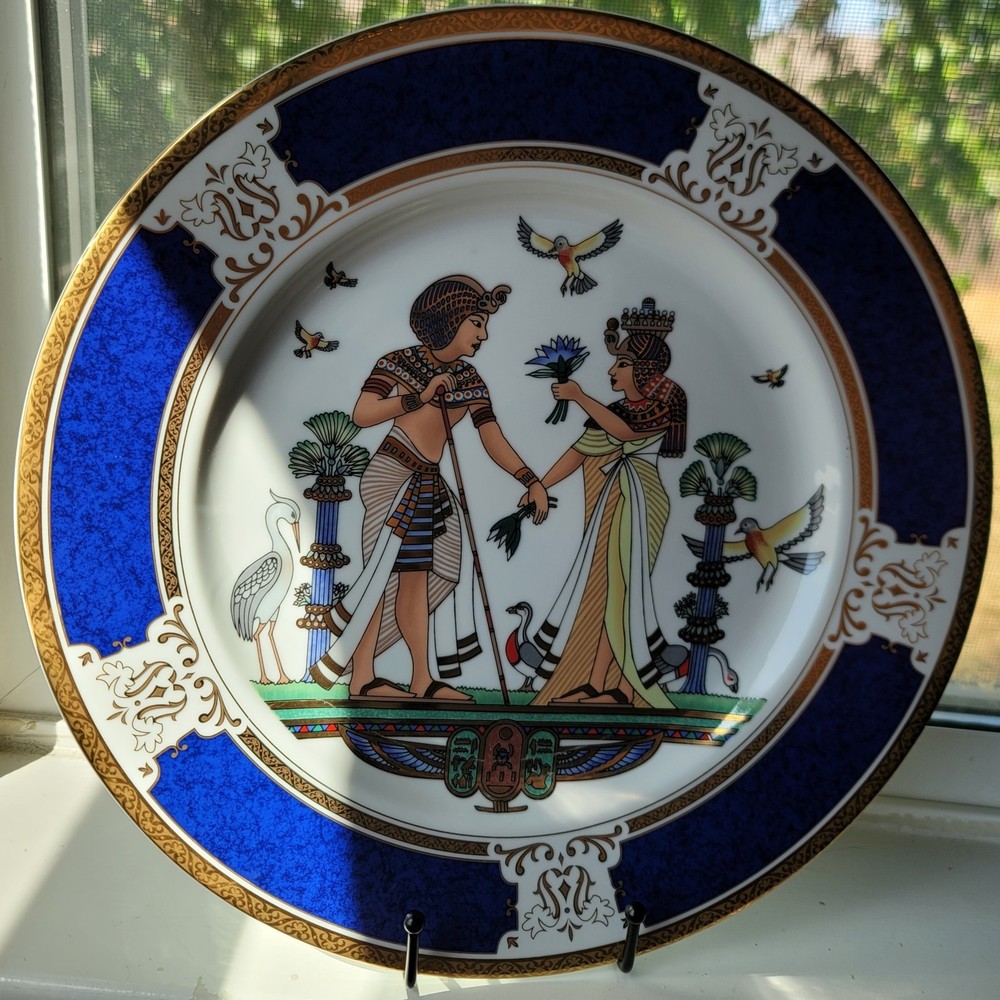 Egyptian themed 10" decorative plate.