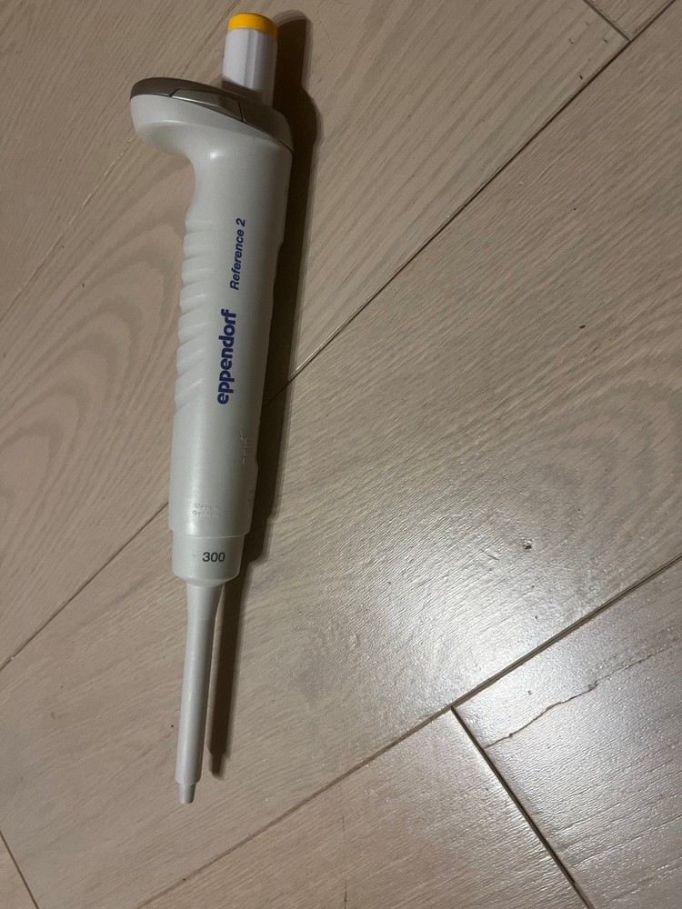 Eppendorf Reference 2   Pipette single  20-300  ul pipet variable volume